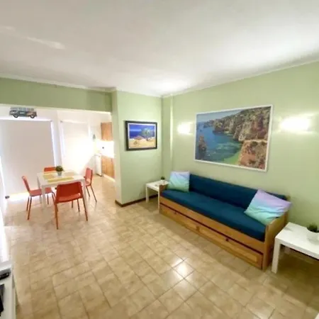 Charming With Balcony In Portimao, 55 Sqm, Pool View * Portimão