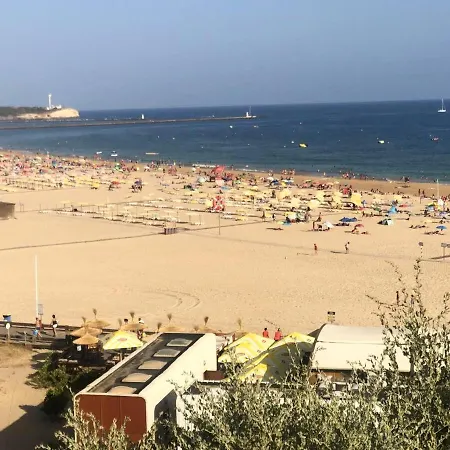 Charming With Balcony In Portimao, 55 Sqm, Pool View Appartement