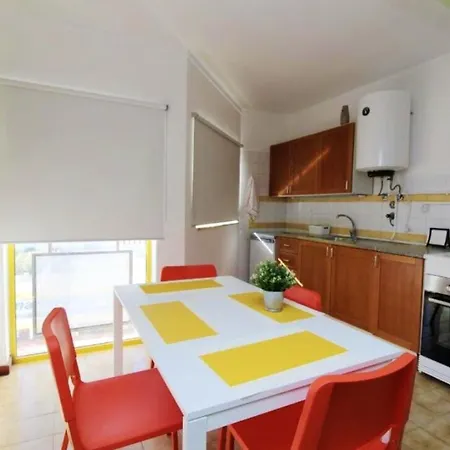 Charming With Balcony In Portimao, 55 Sqm, Pool View *