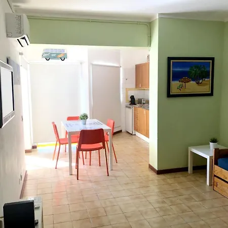Charming With Balcony In Portimao, 55 Sqm, Pool View * بورتيماو